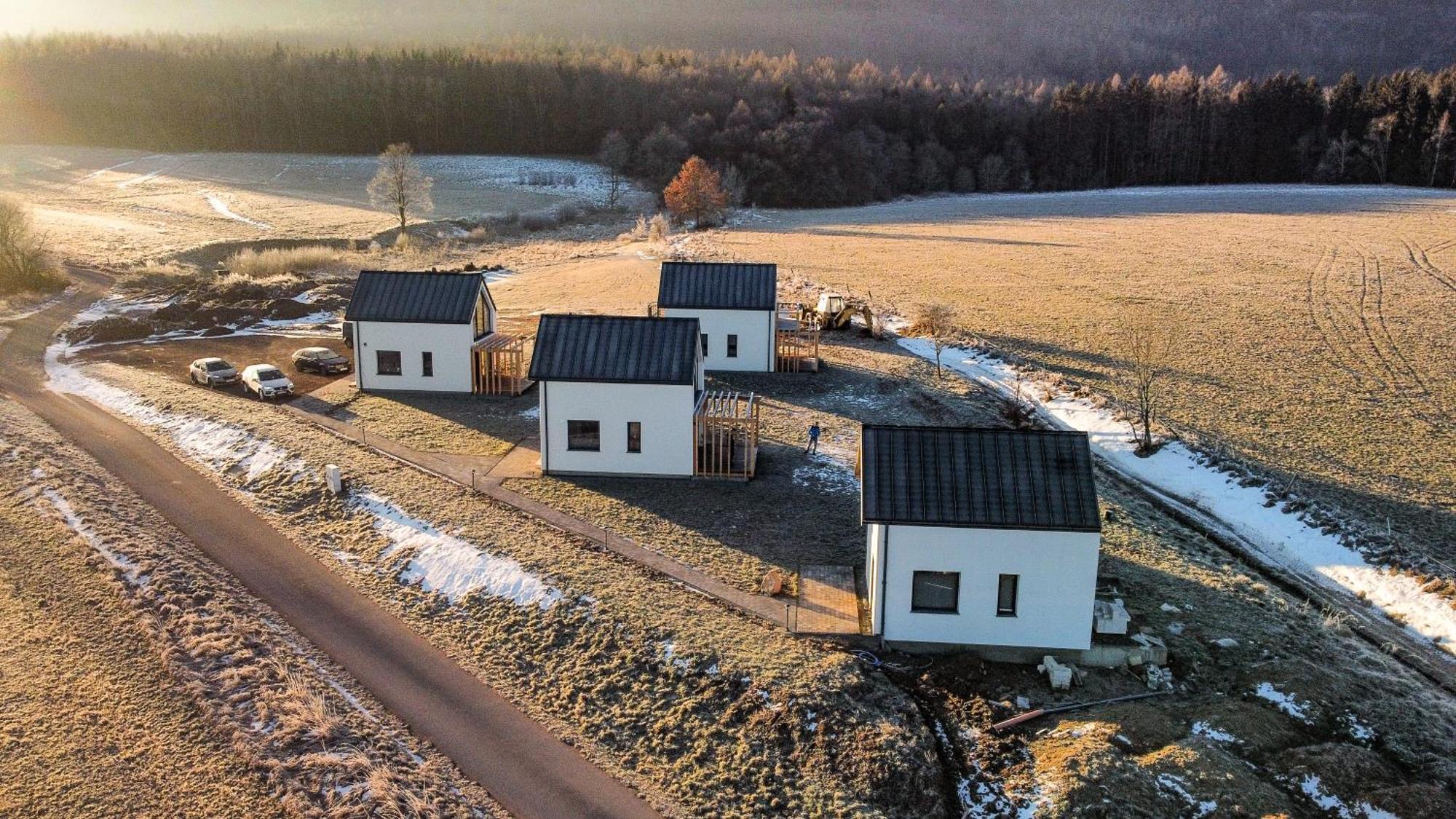 Wataha Pod Basztami - Alfa - Domki Caloroczne Radkow Kültér fotó